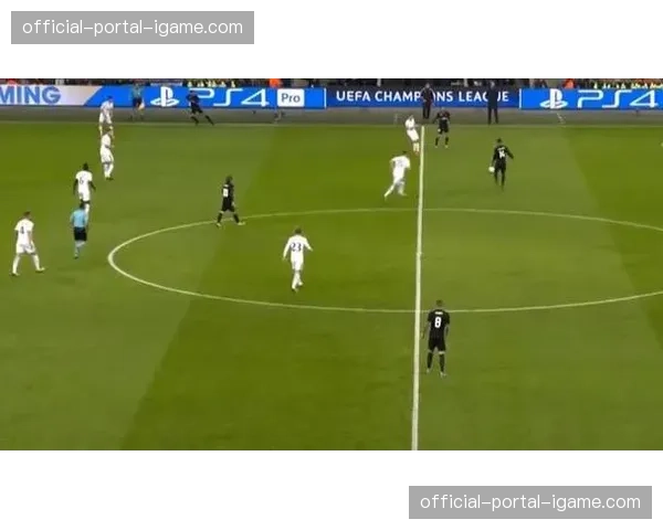 半决赛对阵出炉：皇马再遇拜仁，经典对决中的速度与反击哲学